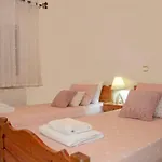 Roula\'S Veranda
