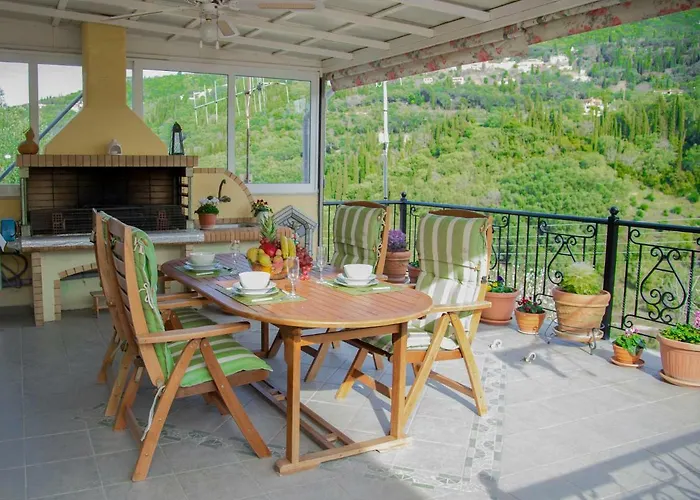 Roula\'S Veranda