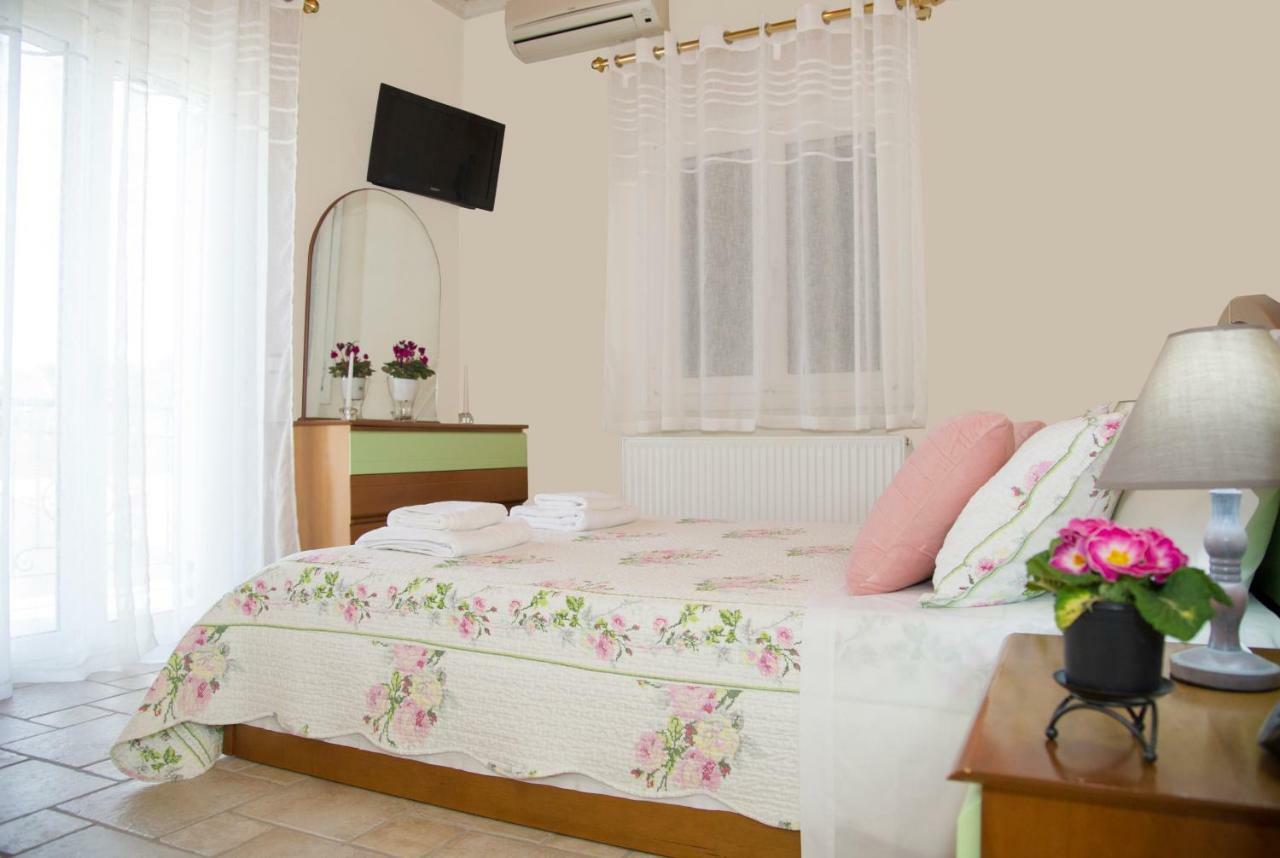 Case de vacanță Roula's Veranda *