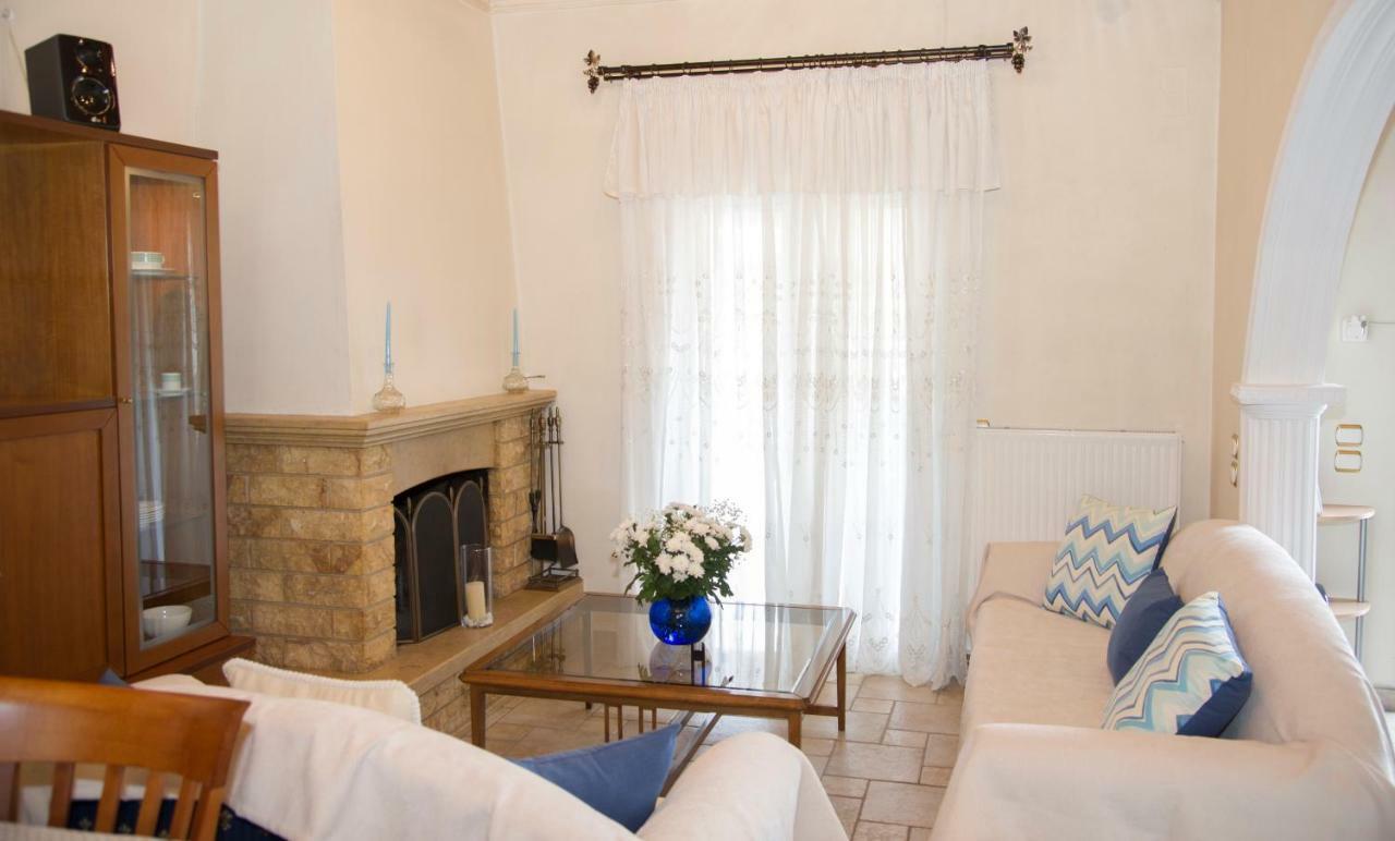 Roula's Veranda *